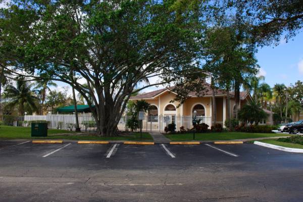 $2,025 / 2br - $2025 ACCESSIBLE 2B/2B IN THE PALMS (PEMBROKE PINES)64002013060098121