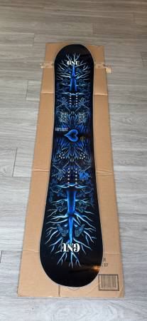 LIKE NEW: GNU Ladies Choice Jamie Anderson Pro Model: 151.5 1