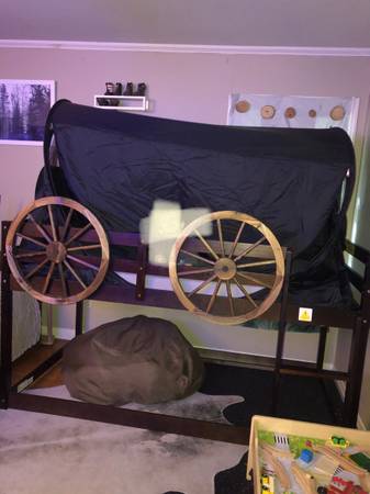 Wagon wheel bunk bed 1
