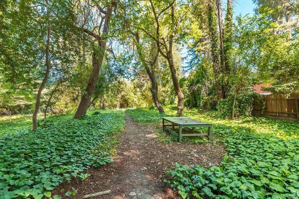 $650 Riverfront RV/Tiny House space for rent, shared, coin-op laundry (russian river)63880131131009121