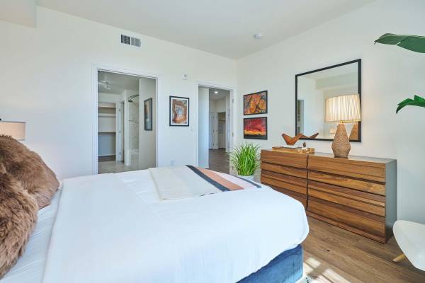 $3,199 / 2br - 1112ft2 - Microondas, Lavavajillas, Acceso Fácil a Compras (3054 Johnson Dr, Ventura, CA)63981244419842121