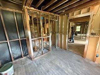 $30,000 / 1942ft2 - Good House 4 SALE. Selling @ $30k (Negotiable) (Macon)63964125284098124