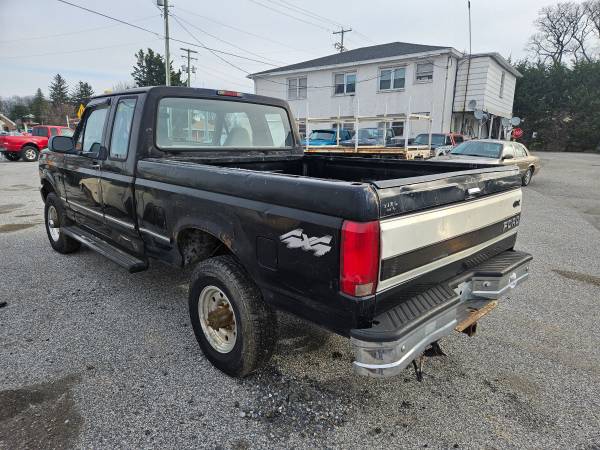 Ford F 250 de 1996 - $1.900 (York)63435771830273123
