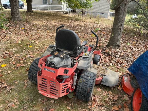 Simplicity Citation 25/61 zero turn mower 1