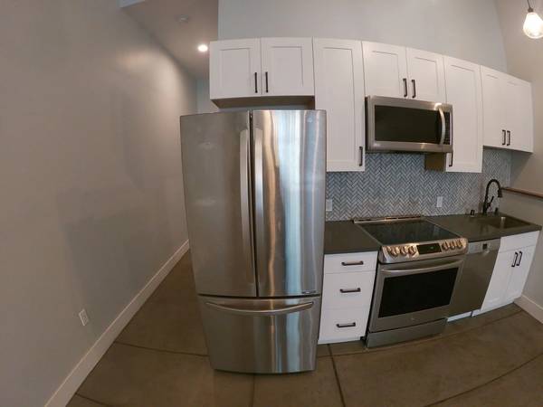 $2,287 / 1br - Huge 1 Bedroom with in unit Laundry AVL 10/1 (Oakland)63938625069314123