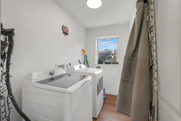 $1,200 / 2br - 2BR Upper Apartment Near Lake Michigan – $1200/mo, In-Unit Laundry (Sheboygan)63813311711489123