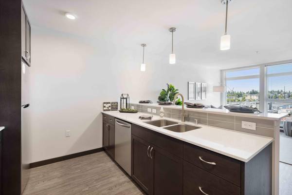 $2,184 / 1br - 627ft2 - Rooftop Deck, Internet Lounge, Window Coverings (8612 Palatine Avenue North, Seattle, WA)63659466263041123