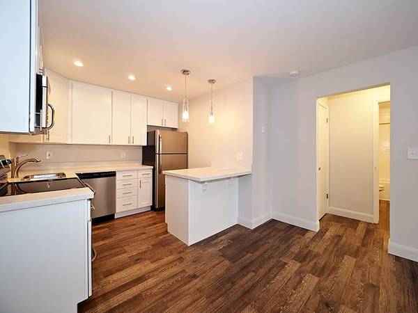 $1349.00 / 1br - 750ft2 - Renovated 1-Bed | Prime Location by Capitol63674381042947123