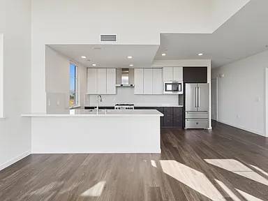 $1,765 / 3br - 1329ft2 - Spacious 3-Bedroom Condo in Prime Santa Clara Location (santa clara)64055522996867120