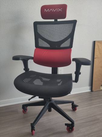 Mavix M7 Gaming Chair 1
