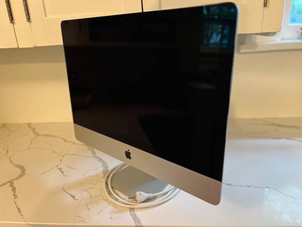 Apple iMac 21.5″ 4K 2015 • i5 3.1 • 8GB • 1TB • Monterey