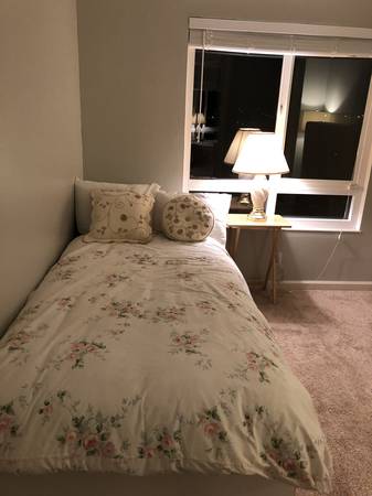 $975 Private Bedroom for Working Professional Room For Rent with waterviews (Hercules)63622930855683124