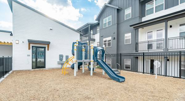 $1,445 / 2br - 1120ft2 - 🎁 Unlock 10 Weeks of Free Rent + $3K Gift Card – Georgetown Living! (Georgetown)64018296288002123