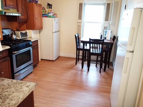 $800 / 1br - Se buscan compañeros de cuarto para 3 habitaciones en un apartamento de 4 habitaciones octubre 1 (Union Sq) (Somerville)63614178537859123