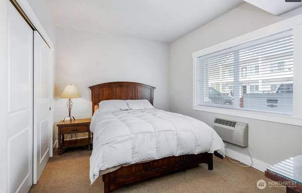 $2,000 / 2br - 1021ft2 - Crescent Bar Condo for Rent (Crescent Bar)63845967910659122