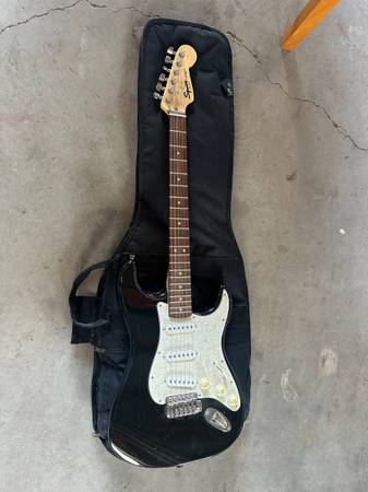 Fender Squire Basic Electric Guitar 1