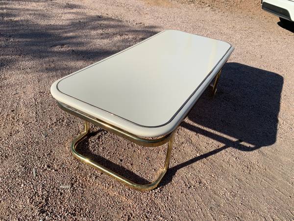Vintage classic lacquer coffe table with brass base and trim 1