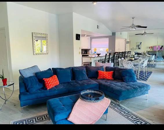 $3,500 / 3br - 1800ft2 - Beautifully furnished home with pool, spa, great view, close Downtown (Palm Springs)63686192268801124