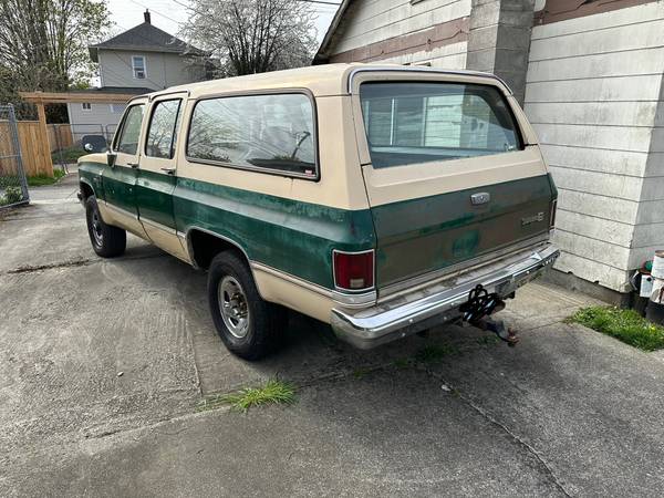 Suburban Chevy de 1984 - $7,500 (Tacoma)63623367566851122