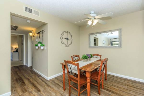 $1,590 / 2br - 835ft2 - COMING SOON!  2 BEDROOM APARTMENT WITH W/D HOOK UP AND NEW CARPET (GATED COMMUNITY)64008333733889124