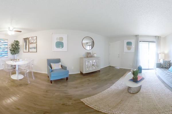 2/bd, Laundry Facility, Easy Access to Freeways 1