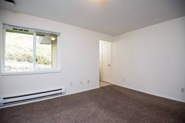 $1,750 / 2br - 1000ft2 - 2 BR, 2 BA con lavadora y secadora en casa! (Clackamas)63841708768771124