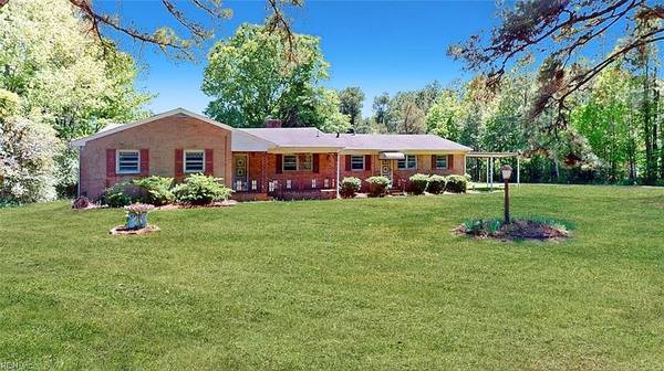 Spacious 6-Bed Home, 0.61-Acre Lot, Virtual Tour Available! 1