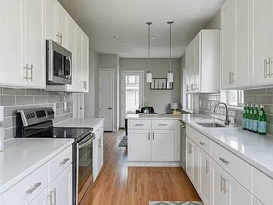 Jefferson Park 3 bed 3 bath Townhome! 1