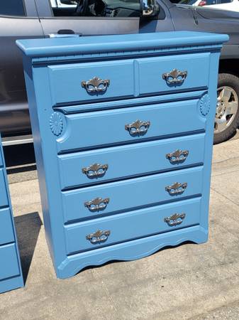 Large 5 drawer dresser 1