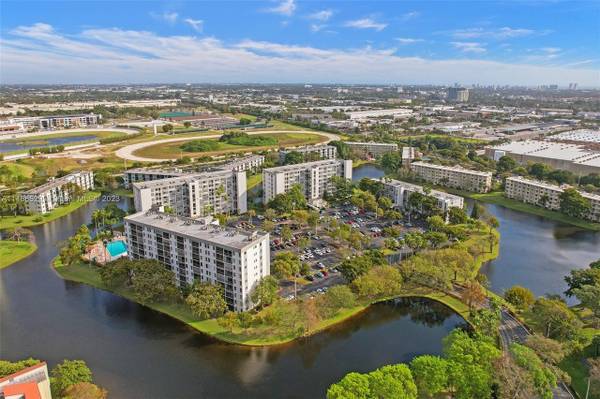 $2,300 / 2br - 1300ft2 - 2215 Cypress Island Drive Pompano Beach, FL 33069  LISTED FOR REN (Pompano Beach, FL)64001846747777123