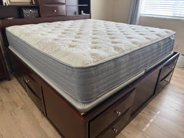 Custom Comfort Arroyo Mattress King Size 1