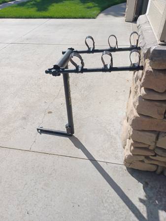 3 Bike Rack - Hitch Mount - Fits 1-1/4" Receiver - Great Shape 1