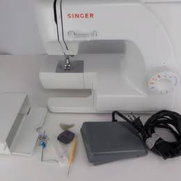 Singer Sewing Machine Model #1507 1