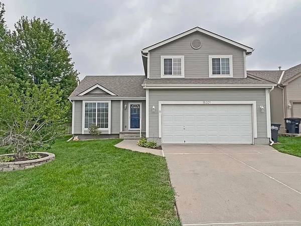 $1,000 / 3br - 🍂✨**Casa moderna de 3 habitaciones / 3 baños disponible ~ Ahora!! (Omaha, NE)63681606367489120