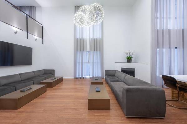 $5,760 / 2br - FULLY FURNISHED LUXURY 2 BED/2 BATH/PARKING w/W/D (West Hollywood)63701148328451123