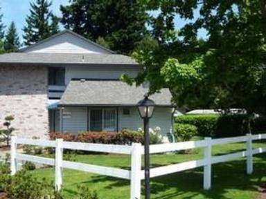 $2,003 / 2br - 985ft2 - Refrigerador, Piscina, Lavadora, Lavavajillas (Fairview)63672564592897121