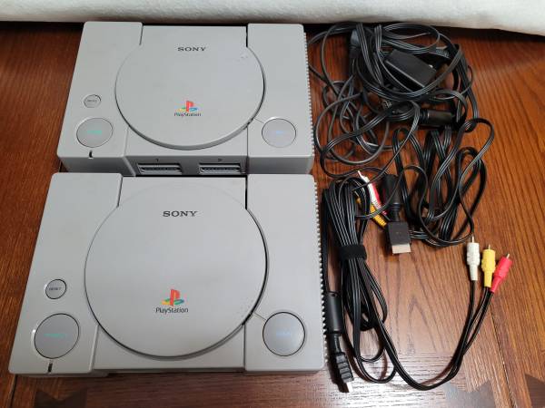 Playstation (PSX) with Controllers & Memory Cards 1