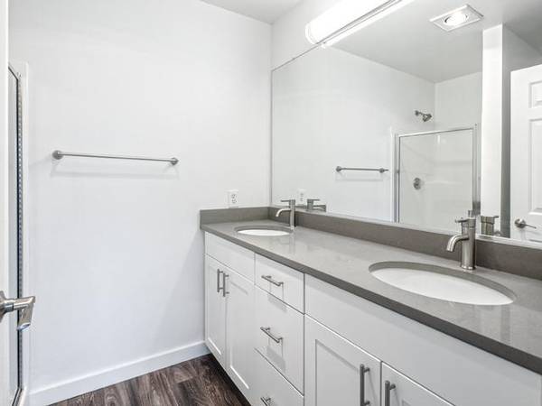 $3,800 / 2br - 1220ft2 - Custom Cabinetry and Designer Finishes, Energy Efficient Windows63874306983427123