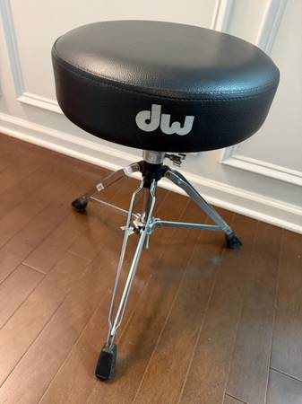 Drum Workshop DW 5000 Series Round Top Throne (DWCP5100) 1