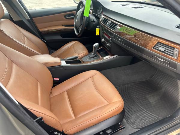 2009 BMW 328i xDrive AWD sedán con CUERO MARRÓN - $8,000 (Canonsburg)63625194210945124