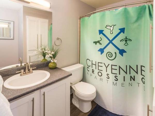 $1,185 / 1br - 740ft2 - Great Mountain Views of Pike's Peak and Cheyenne Mountain* (Colorado Springs, Colorado 80906)63668435223297124