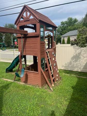 Cedar Summit Outdoor Playset 1