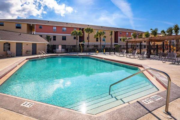 $1,463 / 3br - 1058ft2 - All the comforts of home - at a great low price! 3 bed, 2 bath! (Port Richey)64002492939651121