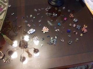 earrings/pins/pendants(50 pieces) 1