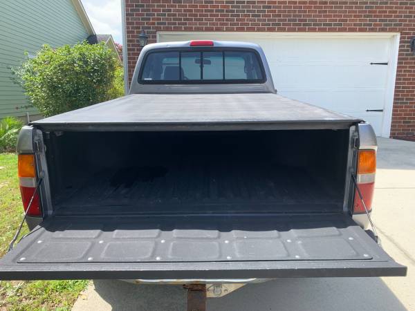 TOYOTA TACOMA SR5 4x4 - $6,800 (Ballard)63622882342019122