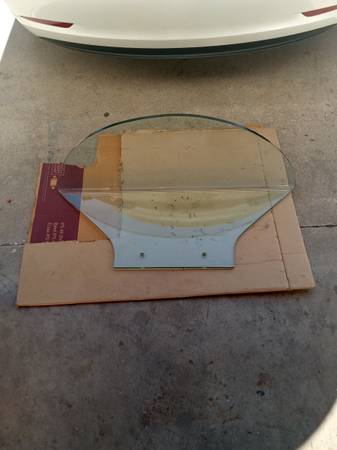 Large Tempered Glass  Shelf . 1