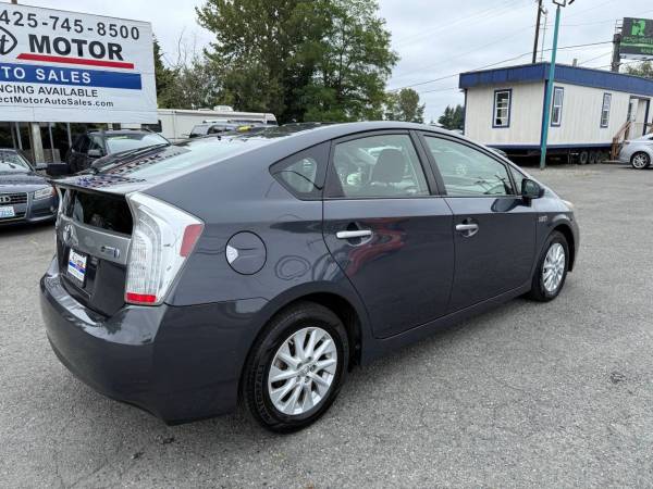 2012 Toyota Prius Plug-in Hybrid Electric Base 4dr Hatchback Hatchback - $10,988 (Select Motor Auto Sales)63469750159747123