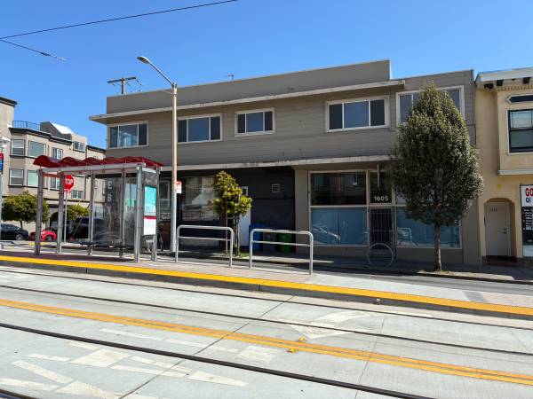 $3,900 / 3br - Amplio apartamento de 3 habitaciones/1 baño en Parkside (sunset / parkside)63861213117697120
