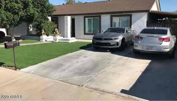 Spacious 5bd/2bth home w/ pool, modern kitchen, master suite, detached 1