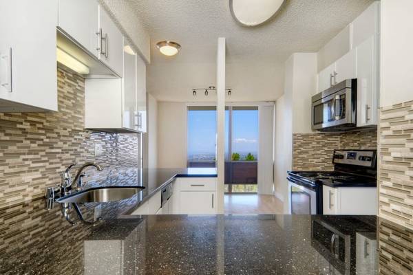 $3,446 / 1br - 932ft2 - 1/BD, Garden Tub in Bathroom, Dog Play Park (burlingame)63695896580993122